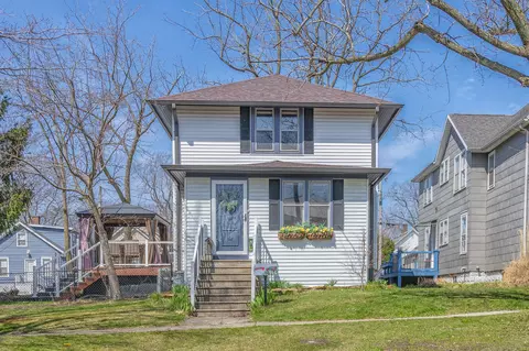 914 Wayne St, St. Joseph, MI 49085