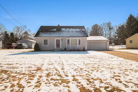 2130 Elmer Dr NE, Grand Rapids, MI 49525