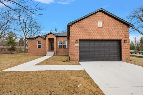 21324 Robinson St, Farmington Hills, MI 48336