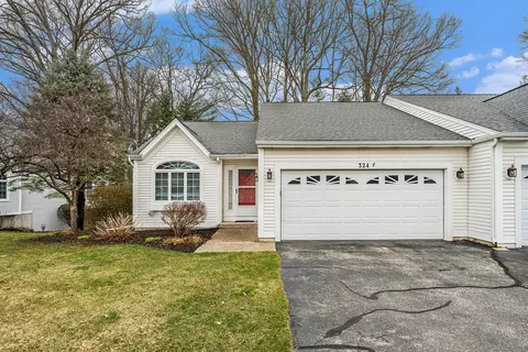 324 Winter Oak W, Holland, MI 49424