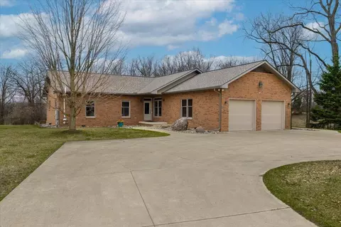 10555 E Lovejoy Rd, Linden, MI 48451
