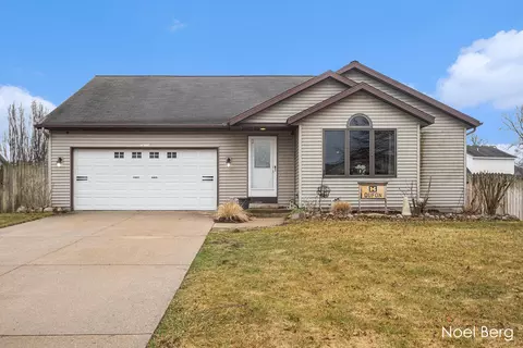 14360 Spruce Hollow Dr, Holland, MI 49424