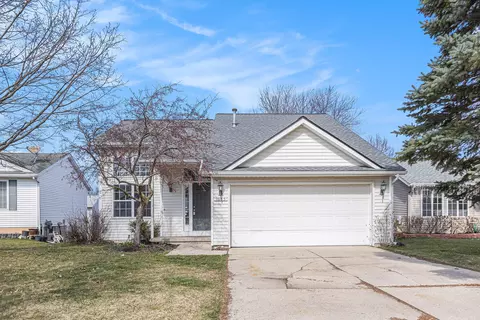 1885 Tradewinds Dr SE, Kentwood, MI 49508