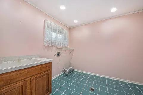 Bath - 13175 Strotheide Rd NE, Belding, MI 48809 photo 3 of 4