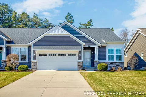 14146 Georgian Bay Dr #5, Holland, MI 49424