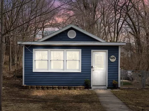 625 Barlow St, Traverse City, MI 49686