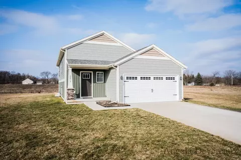 Exterior - 13815 E Harmony Ct, Sparta, MI 49345 photo 3 of 8