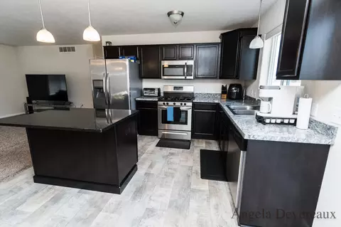 Kitchen - 13815 E Harmony Ct, Sparta, MI 49345 photo 2 of 5