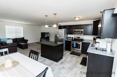 Kitchen - 13815 E Harmony Ct, Sparta, MI 49345 photo 4 of 5