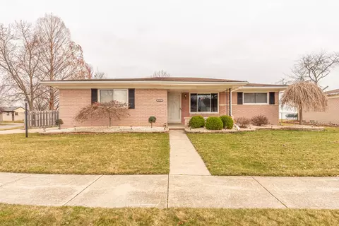 27417 Rose Ave, Brownstown, MI 48183