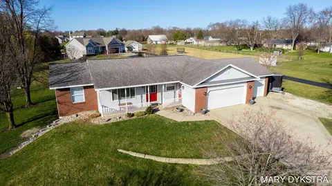 9309 Perry St, Zeeland, MI 49464