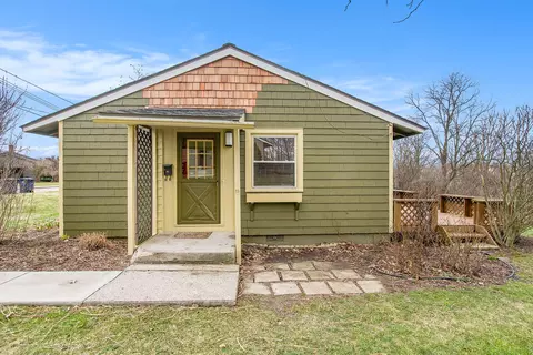 2338 Parkwood Ave, Ann Arbor, MI 48104