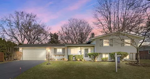 6617 Mellow Wood Ln, West Bloomfield, MI 48322
