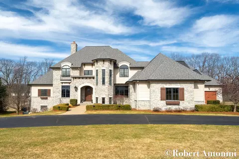 5825 Montreux Hills Dr, Ada, MI 49301