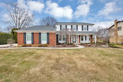 36254 Parklane Cir, Farmington Hills, MI 48335