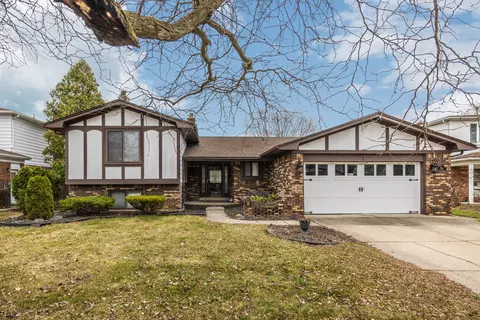 7564 Admiralty Dr, Canton, MI 48187