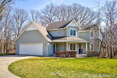 225 Beth St, Holland, MI 49424