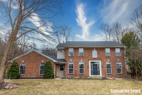 2988 Royal Hannah Dr, Rockford, MI 49341