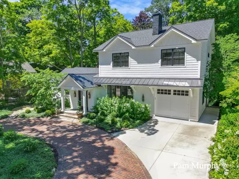 1020 Holland St, Saugatuck, MI 49453