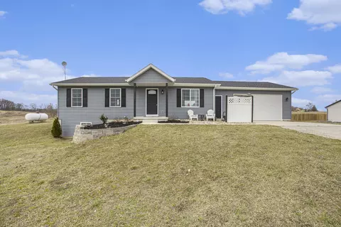 2267 Jefferson Rd, Ionia, MI 48846