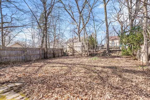 2750 Brandon St, Flint, MI 48503 photo 3