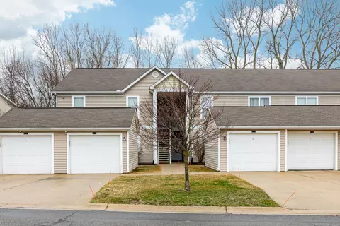 8181 Autumn Woods Trl, Ypsilanti, MI 48198