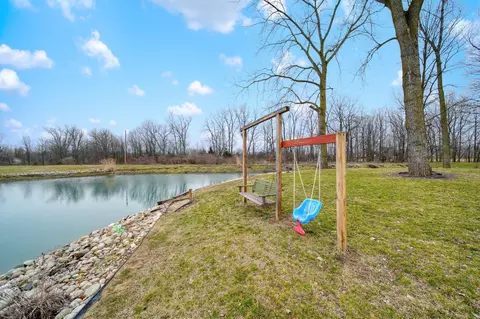 Exterior - 8201 Deblinsue Ln, Jackson, MI 49201 photo 25 of 40