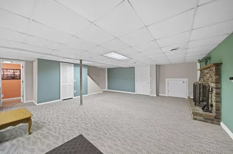 Living - 8201 Deblinsue Ln, Jackson, MI 49201 photo 7 of 8