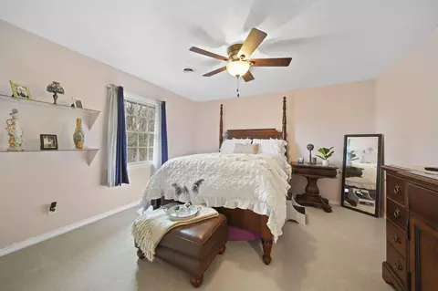 Bedroom - 8201 Deblinsue Ln, Jackson, MI 49201 photo 6 of 9