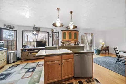 Kitchen - 8201 Deblinsue Ln, Jackson, MI 49201 photo 3 of 4