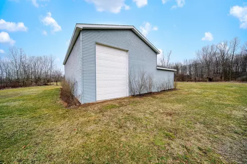 Exterior - 8201 Deblinsue Ln, Jackson, MI 49201 photo 22 of 40