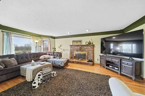 Living - 8201 Deblinsue Ln, Jackson, MI 49201 photo 1 of 8