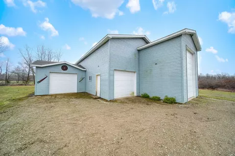 Exterior - 8201 Deblinsue Ln, Jackson, MI 49201 photo 21 of 40