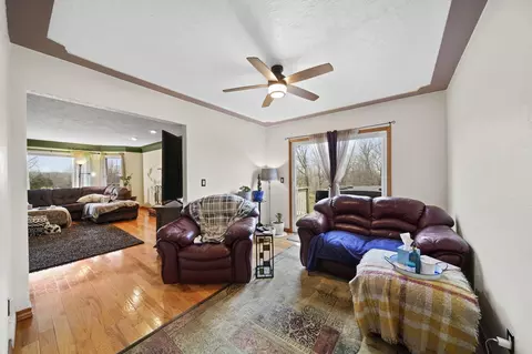 Living - 8201 Deblinsue Ln, Jackson, MI 49201 photo 4 of 8