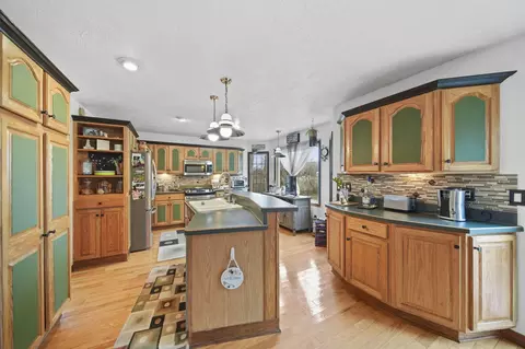 Kitchen - 8201 Deblinsue Ln, Jackson, MI 49201 photo 4 of 4