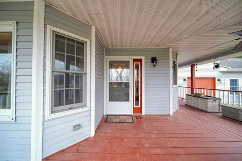 Exterior - 8201 Deblinsue Ln, Jackson, MI 49201 photo 9 of 40