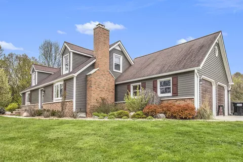 2407 Dutcher Rd, Howell, MI 48843