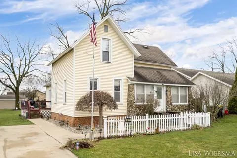 4071 Ivanrest Ave SW, Grandville, MI 49418