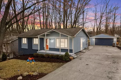 2894 Benstein Rd, Commerce Twp, MI 48390