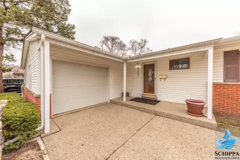 37091 Gilchrist St, Westland, MI 48186