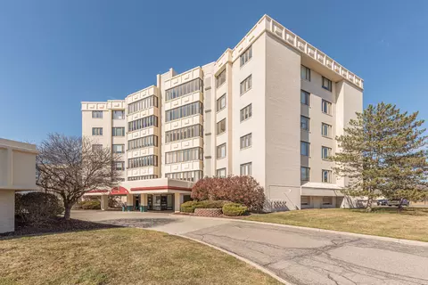 43000 Twelve Oaks Crescent Dr #6044, Novi, MI 48377