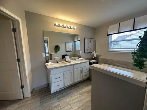 Bath - 38430 Summit Dr, Romulus, MI 48174 photo 4 of 6