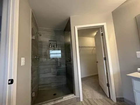 Bath - 38430 Summit Dr, Romulus, MI 48174 photo 3 of 6