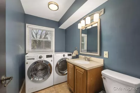 Bath - 6350 Dunbarton St SE, Ada, MI 49301 photo 2 of 5