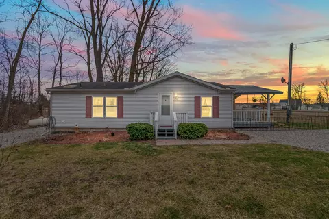 4515 Wynnewood Dr, Camden, MI 49232