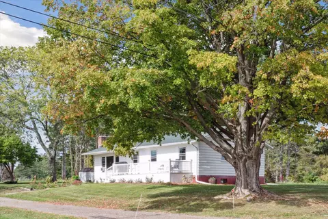 45260 68th St, Hartford, MI 49057