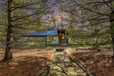 436 Huntington Pl, Ann Arbor, MI 48104