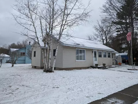 156 S Stearns St, Barryton, MI 49305
