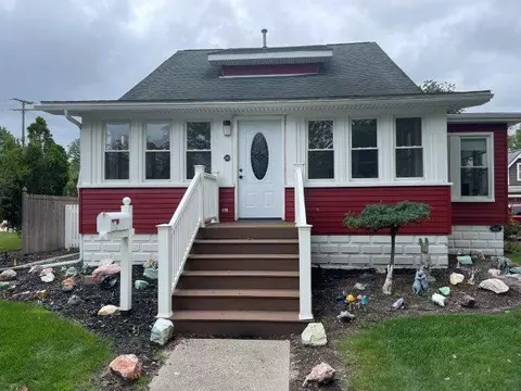 340 Hickory St, Milford, MI 48381