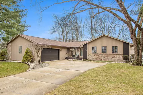 8485 Valleywood Ln, Portage, MI 49024